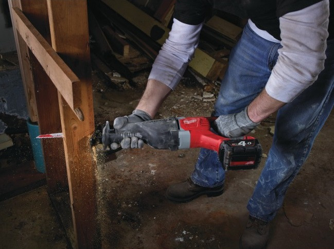 Сабельная пила Milwaukee M18 BSX-0 Сабельная пила Milwaukee M18 BSX-0