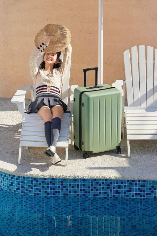 Чемодан-спиннер Ninetygo Danube MAX Luggage 24" (зеленый) Чемодан-спиннер Ninetygo Danube MAX Luggage 24" (зеленый)