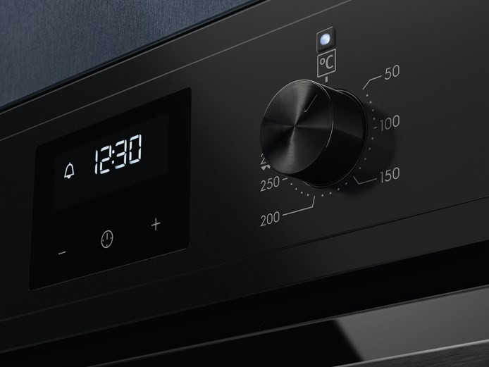 Духовой шкаф Electrolux EOF3H40TH