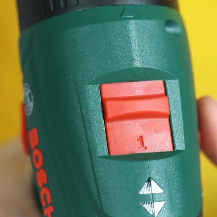 Дрель ударная Bosch PSB 14.4 LI-2 Дрель ударная Bosch PSB 14.4 LI-2