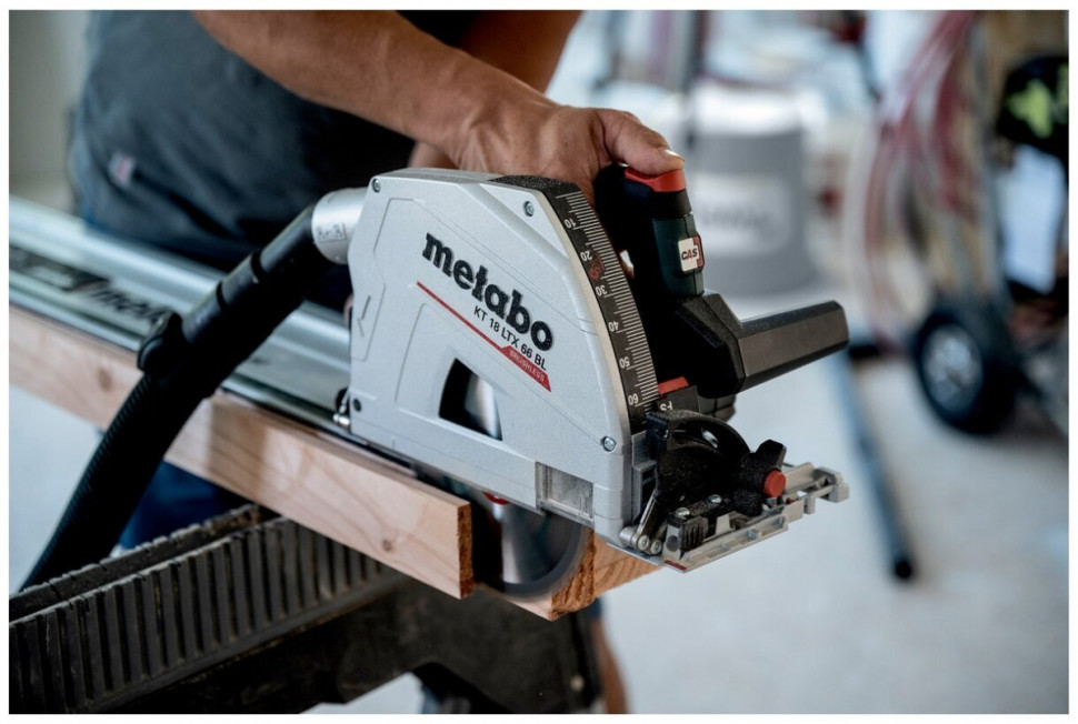 Дисковая (циркулярная) пила Metabo KT 18 LTX 66 BL 691172810 (с 2-мя АКБ)