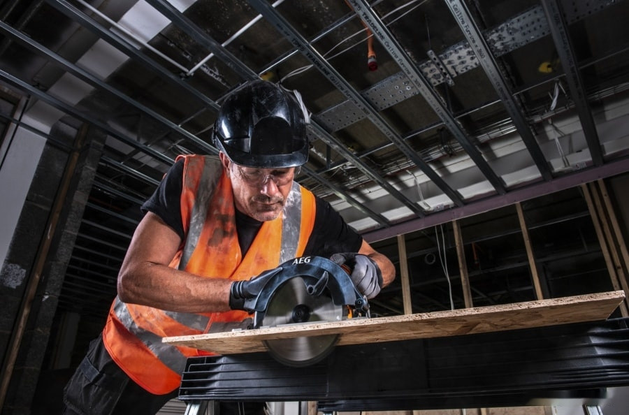 Дисковая (циркулярная) пила AEG Powertools KS 12-1 4935472006 Дисковая (циркулярная) пила AEG Powertools KS 12-1 4935472006