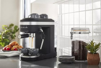 Рожковая помповая кофеварка KitchenAid 5KES6403EBM