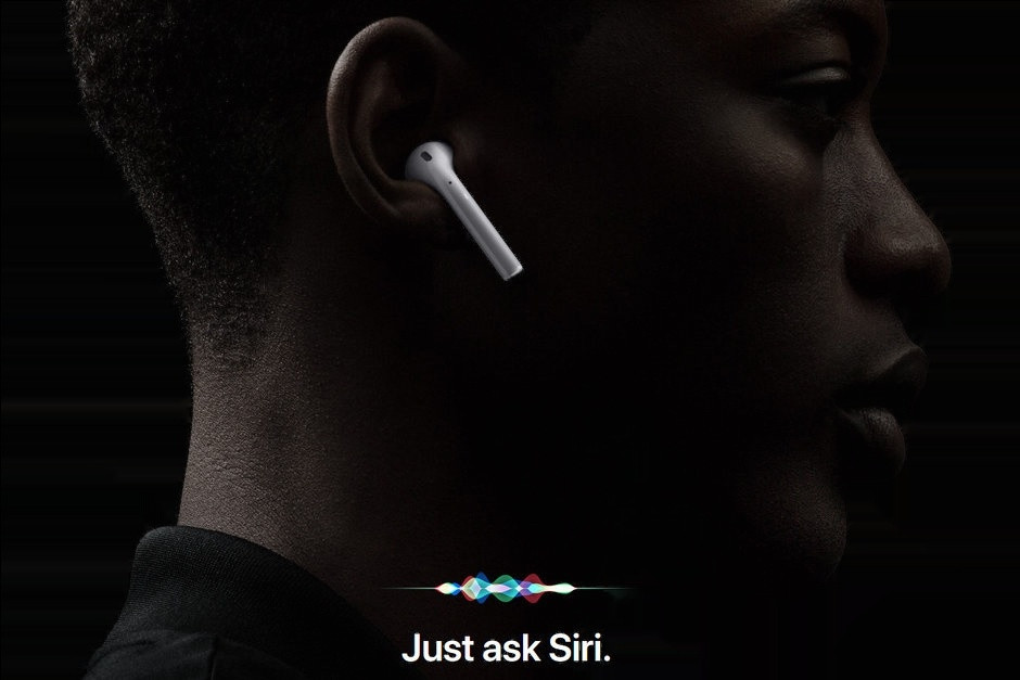 Наушники Apple AirPods 2 в зарядном футляре