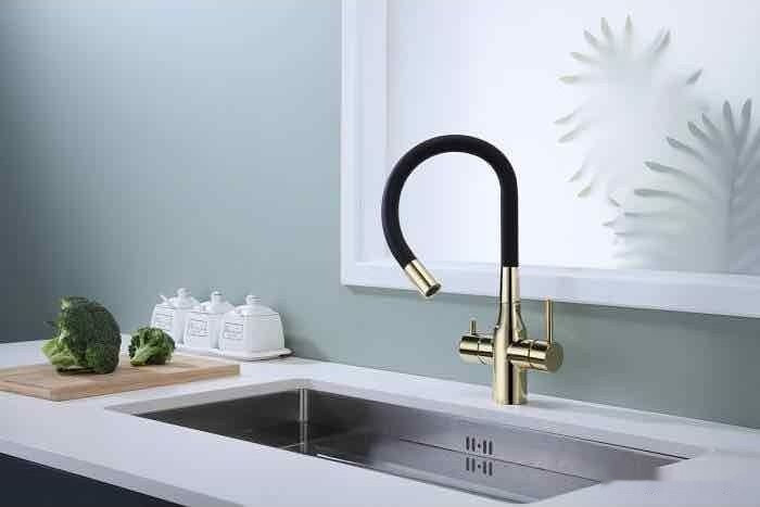 Смеситель Paulmark Salix Sa213419-G (черный/золото) Смеситель Paulmark Salix Sa213419-G (черный/золото)