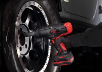 Гайковерт M7 DW-18502 (с 2-мя АКБ, кейс)