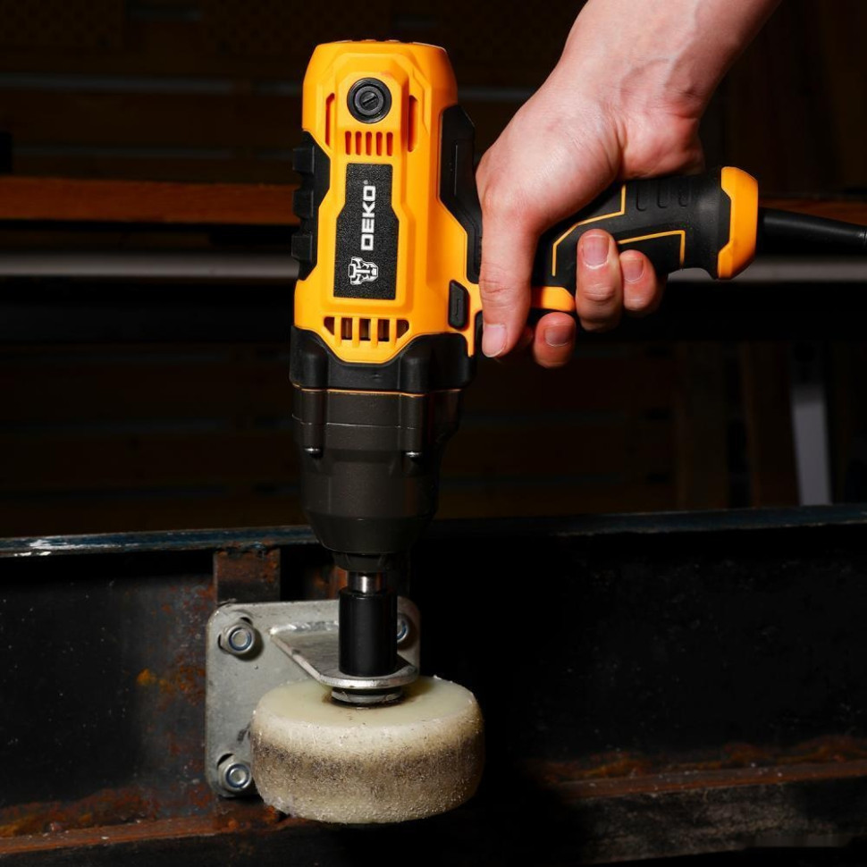 Гайковерт Deko DKIW1100 063-3004