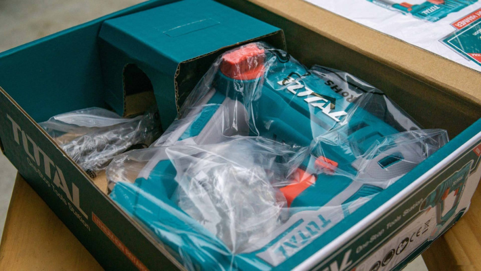 Перфоратор Total TRHLI1601 Перфоратор Total TRHLI1601