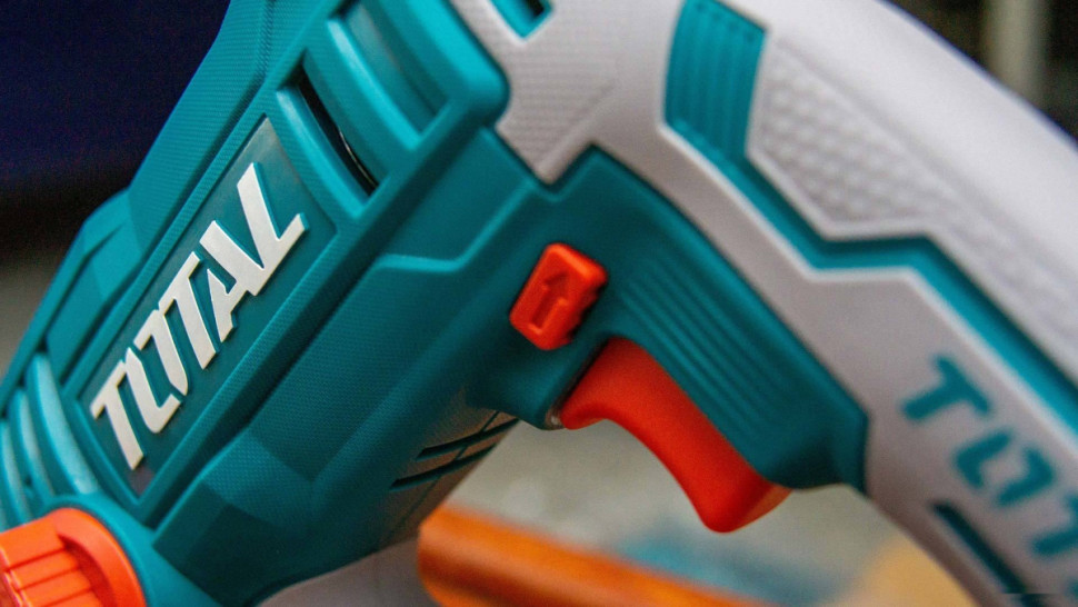 Перфоратор Total TRHLI1601 Перфоратор Total TRHLI1601