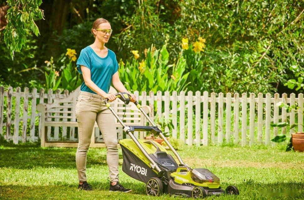 Колёсная газонокосилка Ryobi RY18LMX40A-150 (с 1-им АКБ) Колёсная газонокосилка Ryobi RY18LMX40A-150 (с 1-им АКБ)