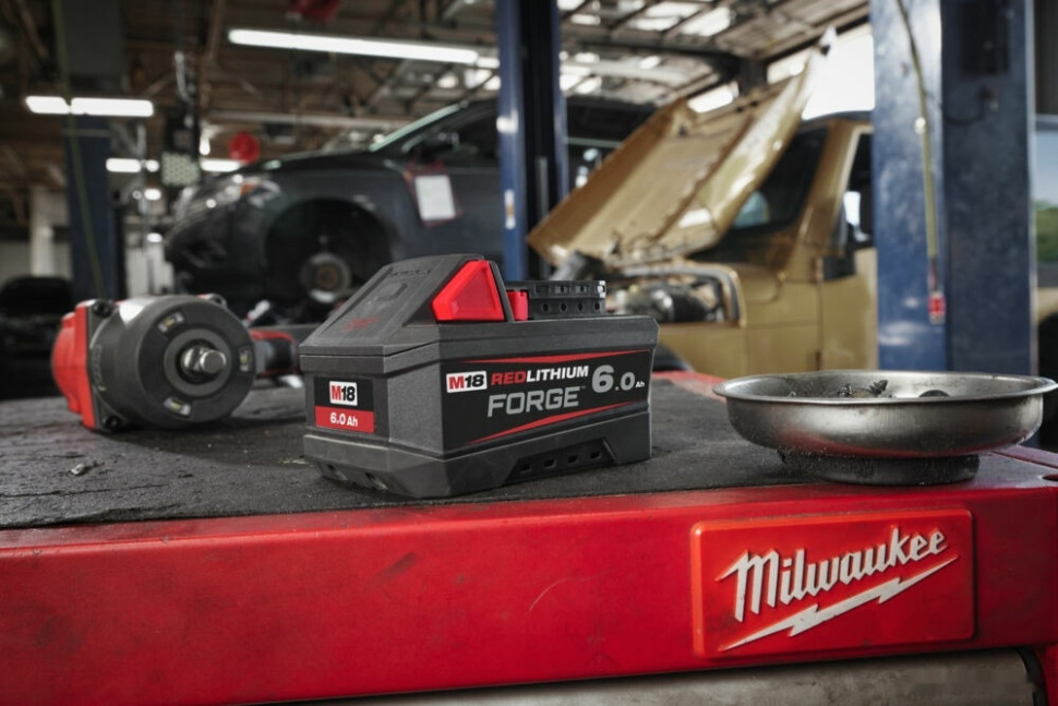 Аккумулятор для инструмента Milwaukee M18 Forge M18FB6 4932492533 (18В/6 Ач) Аккумулятор для инструмента Milwaukee M18 Forge M18FB6 4932492533 (18В/6 Ач)
