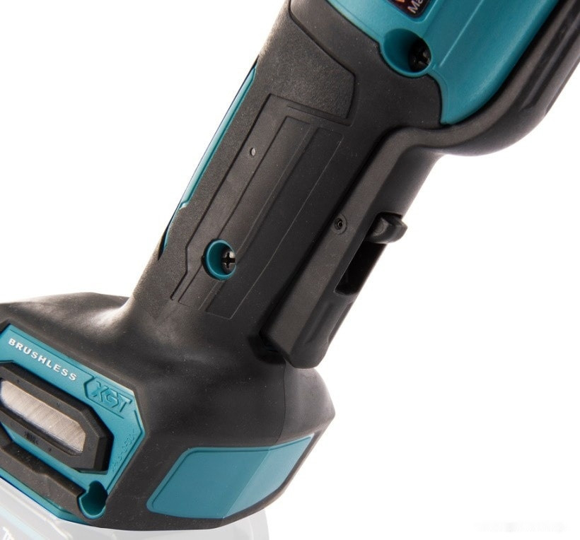 Угловая шлифмашина Makita GA013GM101 (с 1-м АКБ, кейс) Угловая шлифмашина Makita GA013GM101 (с 1-м АКБ, кейс)