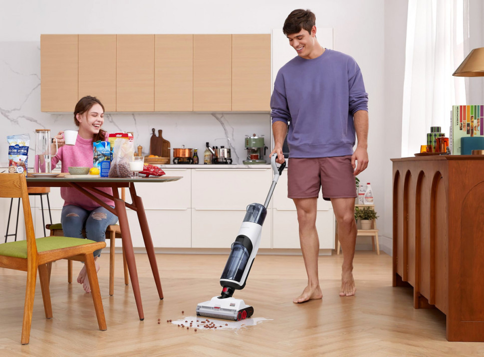 Пылесос Roborock Dyad WD1S1A (русская версия) Пылесос Roborock Dyad WD1S1A (русская версия)