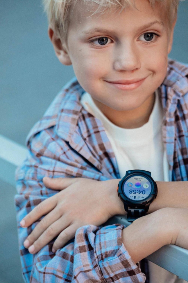 Детские умные часы Elari KidPhone 4G Wink (черный)