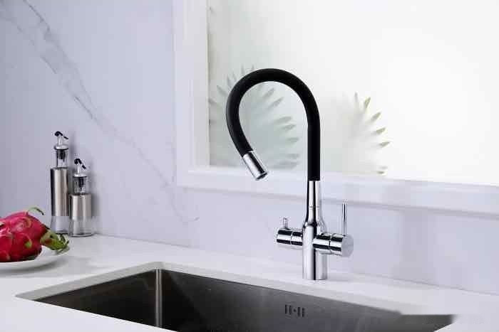 Смеситель Paulmark Salix Sa213419-CR (черный/хром) Смеситель Paulmark Salix Sa213419-CR (черный/хром)