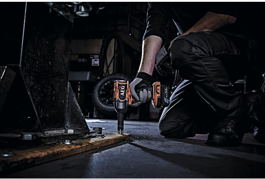 Гайковерт AEG Powertools BSS18MTF12BL-0 4935479663 (без АКБ)