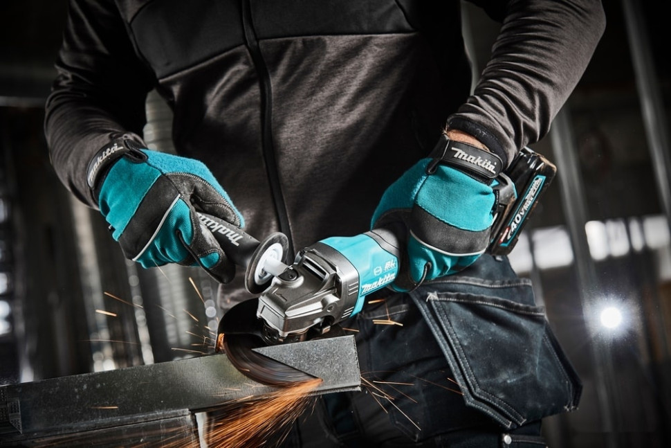 Угловая шлифмашина Makita GA013GM201 (с 2-мя АКБ) Угловая шлифмашина Makita GA013GM201 (с 2-мя АКБ)