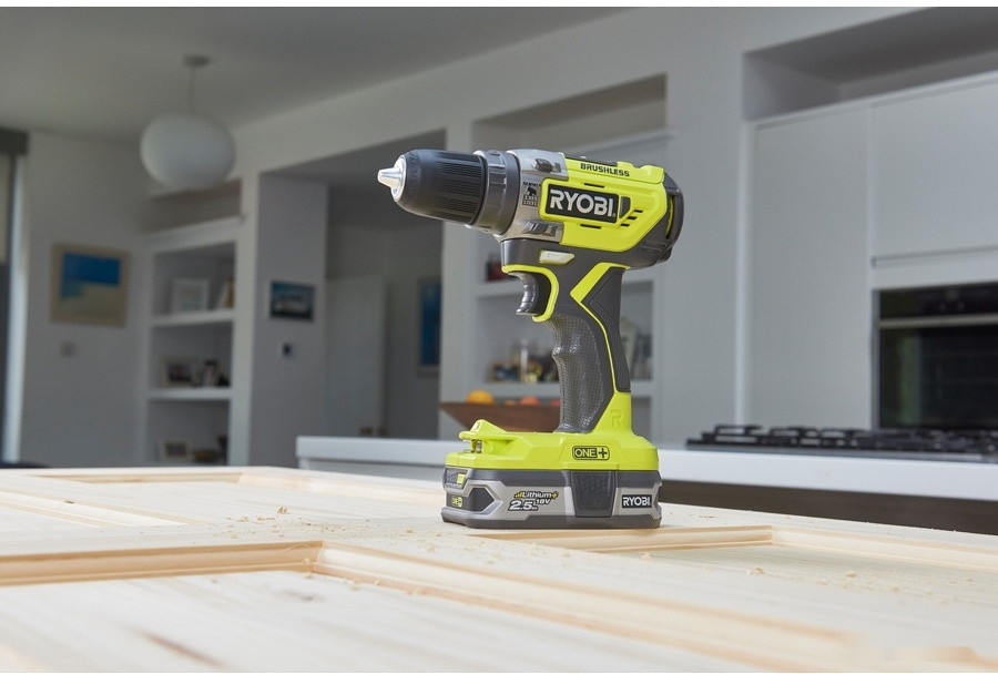 Ударная дрель-шуруповерт Ryobi R18PD5-220S 5133003734 (с 2-мя АКБ, кейс) Ударная дрель-шуруповерт Ryobi R18PD5-220S 5133003734 (с 2-мя АКБ, кейс)