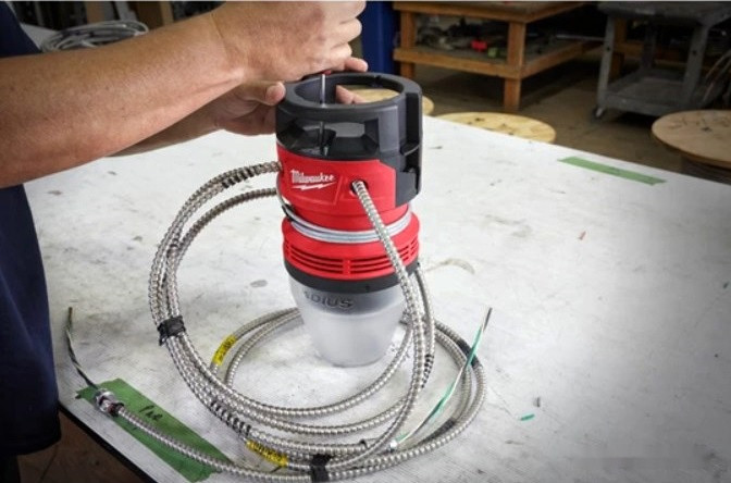 Фонарь Milwaukee HOBL 7000 Фонарь Milwaukee HOBL 7000