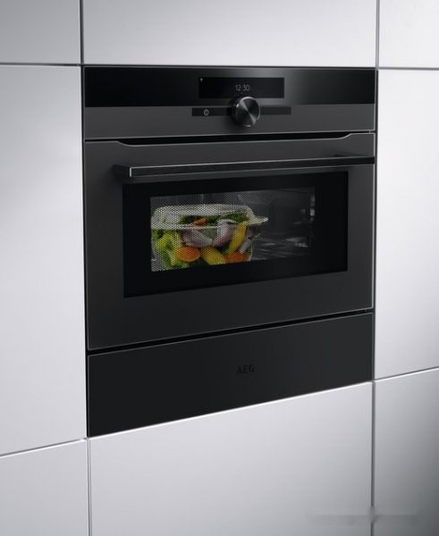 Духовой шкаф AEG KMK968000T