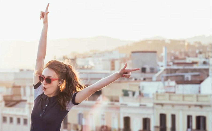 Наушники JBL Live Free NC+ (розовое золото) Наушники JBL Live Free NC+ (розовое золото)