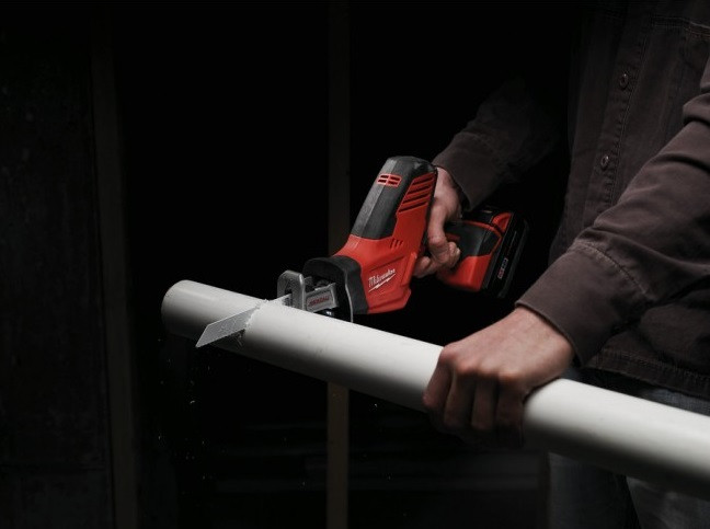 Сабельная пила Milwaukee C18 HZ-0 Сабельная пила Milwaukee C18 HZ-0