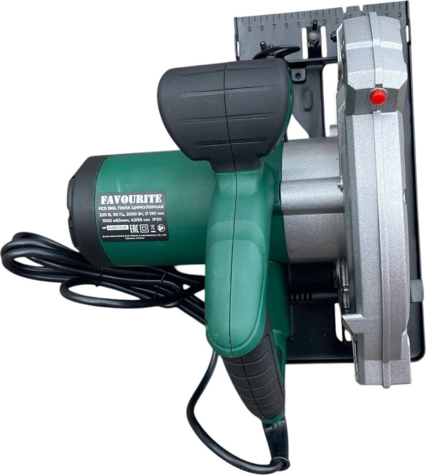 Дисковая (циркулярная) пила Favourite FCS 190L Дисковая (циркулярная) пила Favourite FCS 190L