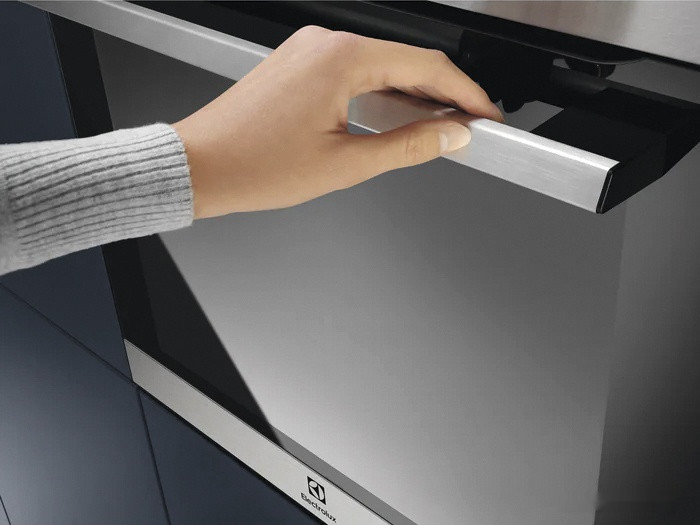 Духовой шкаф Electrolux SurroundCook 600 EOF4P74X