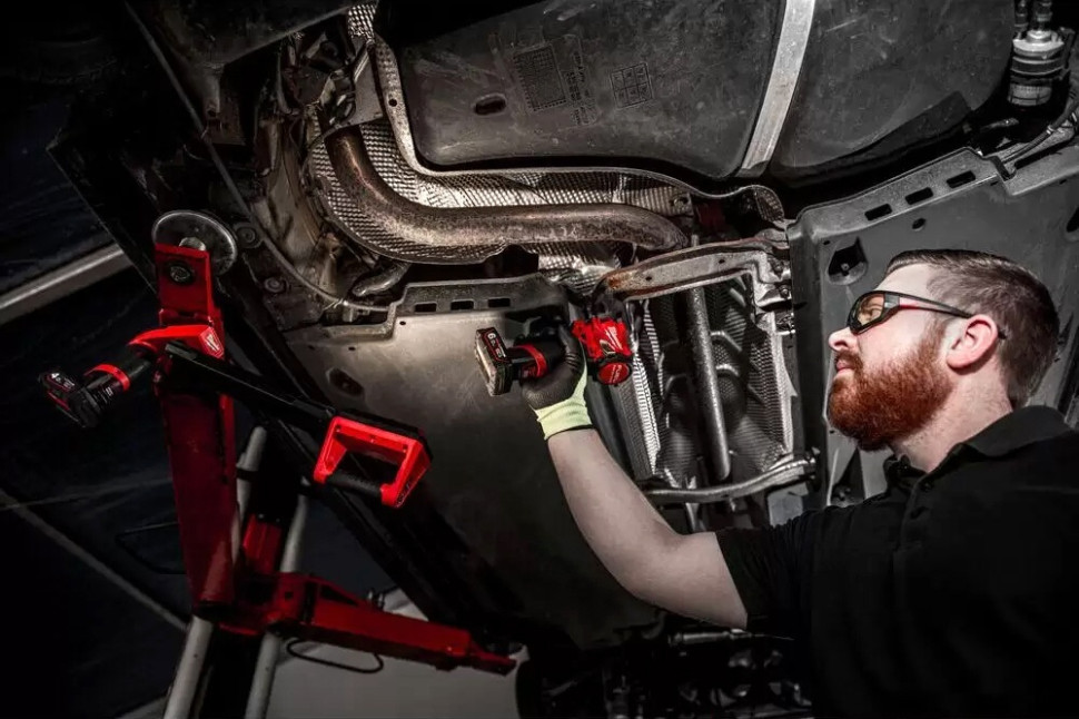 Фонарь Milwaukee M12 UCL-0 (без АКБ) Фонарь Milwaukee M12 UCL-0 (без АКБ)