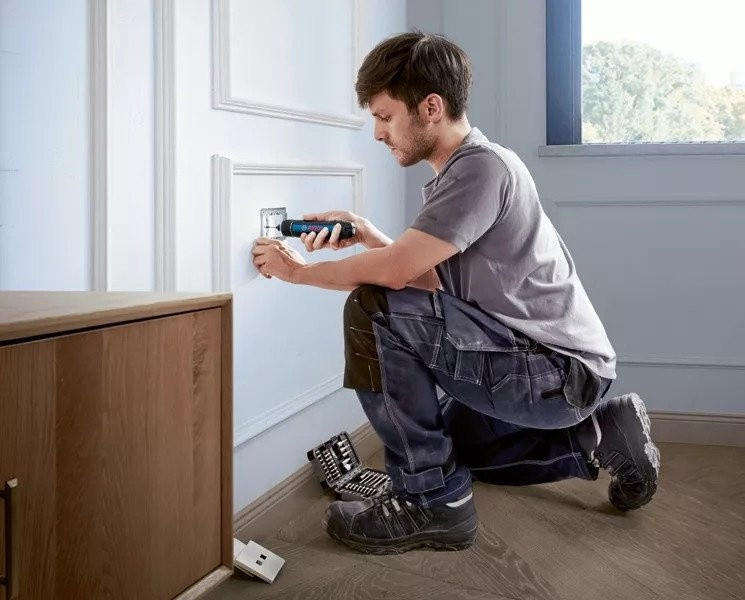 Электроотвертка Bosch Go Professional 06019H2200 (с АКБ, кейс) Электроотвертка Bosch Go Professional 06019H2200 (с АКБ, кейс)