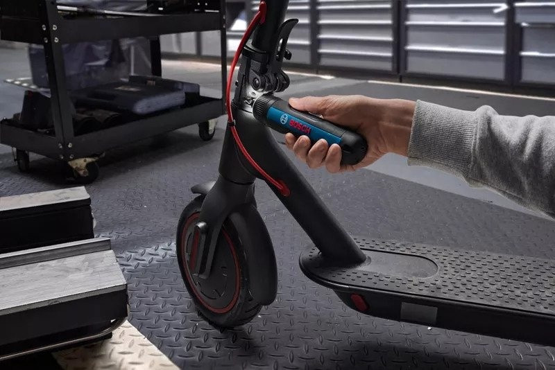 Электроотвертка Bosch Go Professional 06019H2200 (с АКБ, кейс) Электроотвертка Bosch Go Professional 06019H2200 (с АКБ, кейс)