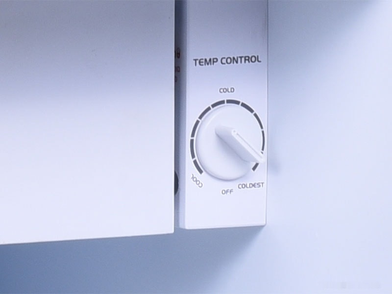 Однокамерный холодильник Oursson RF0480/RD