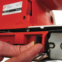 Шлифовальная машина Milwaukee BS 100 LE