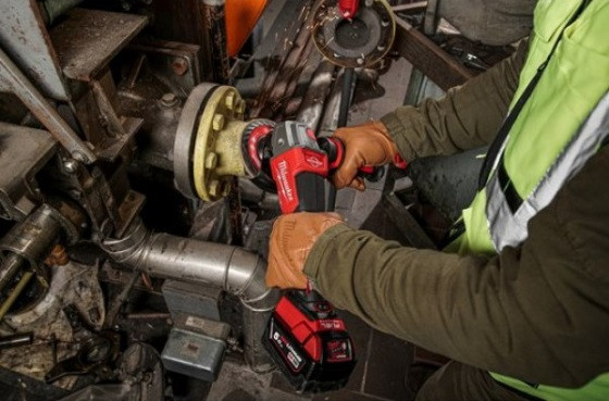 Угловая шлифмашина Milwaukee M18 Fuel FSAGV125XPDB-0X (без АКБ, кейс) Угловая шлифмашина Milwaukee M18 Fuel FSAGV125XPDB-0X (без АКБ, кейс)