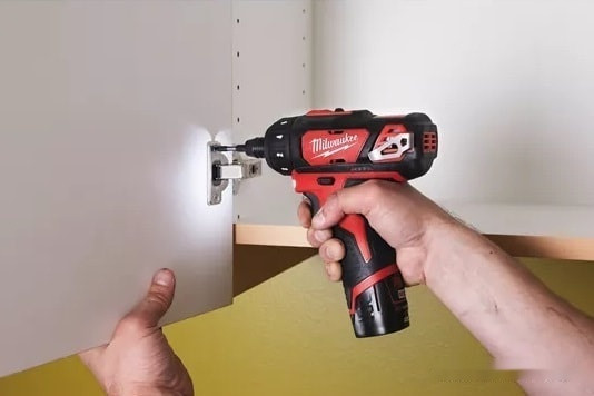 Дрель-шуруповерт Milwaukee M12 BD-202C 4933441900 (с 2-мя АКБ, кейс) Дрель-шуруповерт Milwaukee M12 BD-202C 4933441900 (с 2-мя АКБ, кейс)