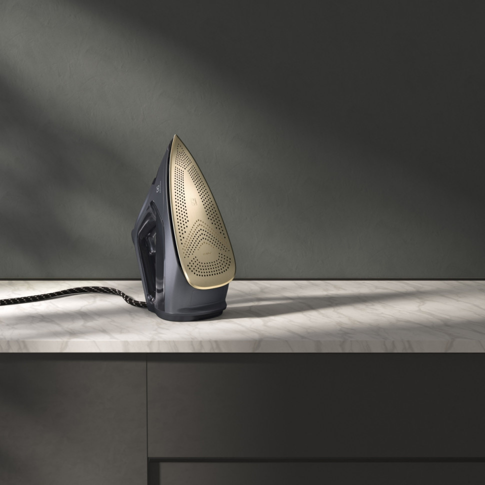 Утюг Electrolux E8SI1-8EGM Утюг Electrolux E8SI1-8EGM