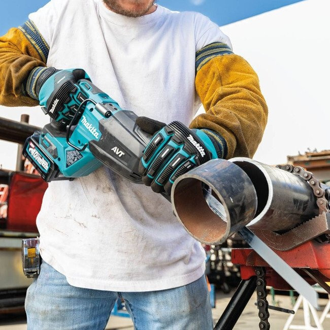 Сабельная пила Makita JR002GZA (с 1-им АКБ) Сабельная пила Makita JR002GZA (с 1-им АКБ)