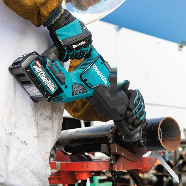 Сабельная пила Makita JR002GZA (с 1-им АКБ) Сабельная пила Makita JR002GZA (с 1-им АКБ)