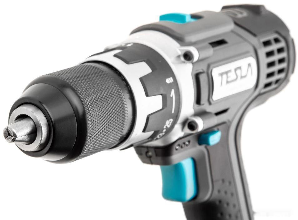 Дрель-шуруповерт Tesla TCD182DC (с 2-мя АКБ, кейс) Дрель-шуруповерт Tesla TCD182DC (с 2-мя АКБ, кейс)