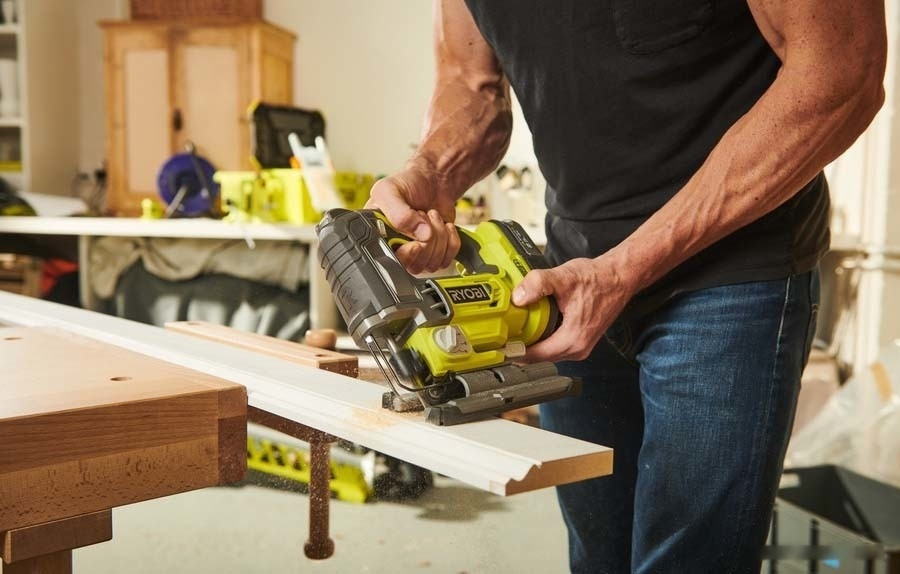 Лобзик Ryobi R18JS7-0 (без АКБ) Лобзик Ryobi R18JS7-0 (без АКБ)