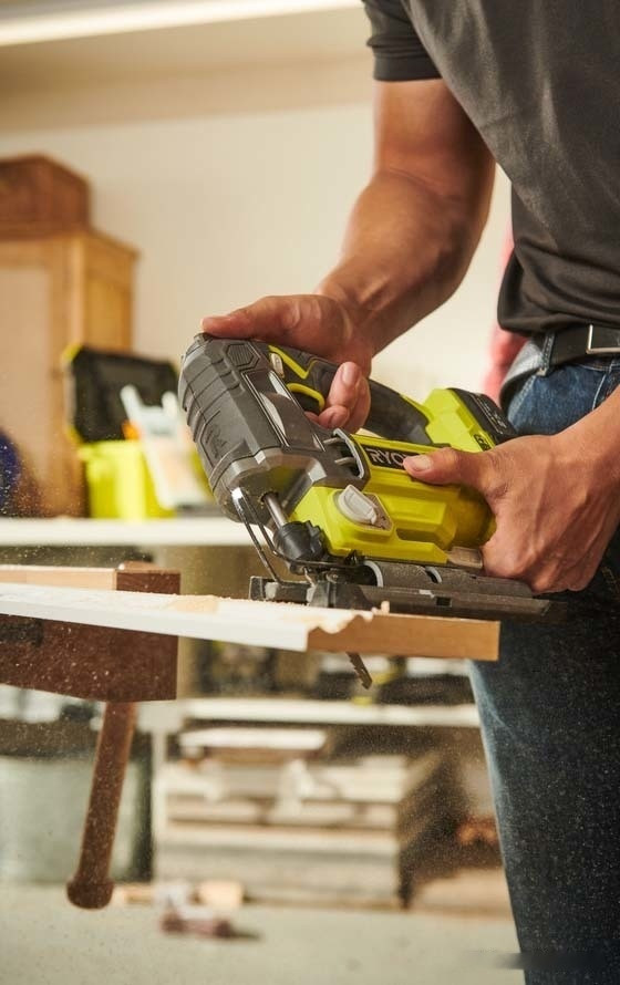 Лобзик Ryobi R18JS7-0 (без АКБ) Лобзик Ryobi R18JS7-0 (без АКБ)