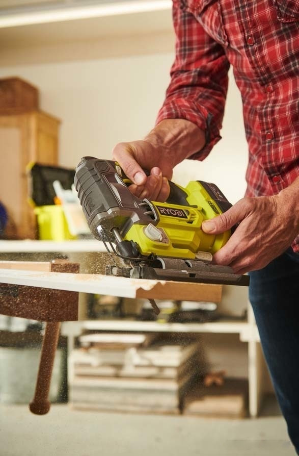 Лобзик Ryobi R18JS7-0 (без АКБ) Лобзик Ryobi R18JS7-0 (без АКБ)