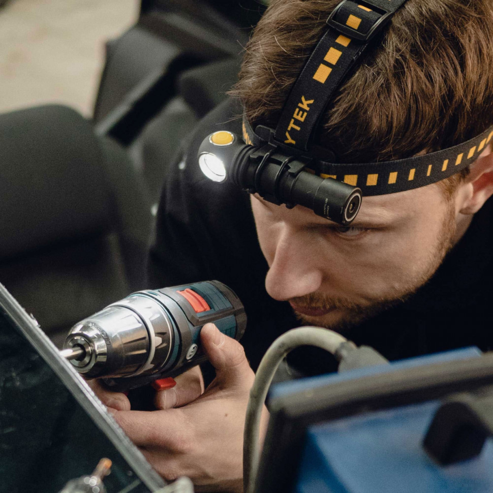 Фонарь Armytek Wizard C2 Magnet USB (белый) Фонарь Armytek Wizard C2 Magnet USB (белый)