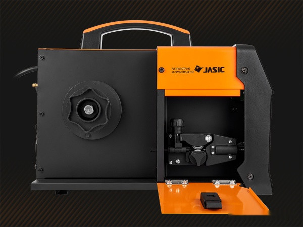 Сварочный инвертор Сварог Real MIG 200 (N2H3) Сварочный инвертор Сварог Real MIG 200 (N2H3)