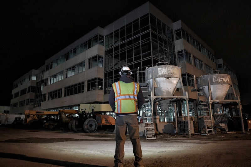 Фонарь Milwaukee USB L4 HL-201 Фонарь Milwaukee USB L4 HL-201