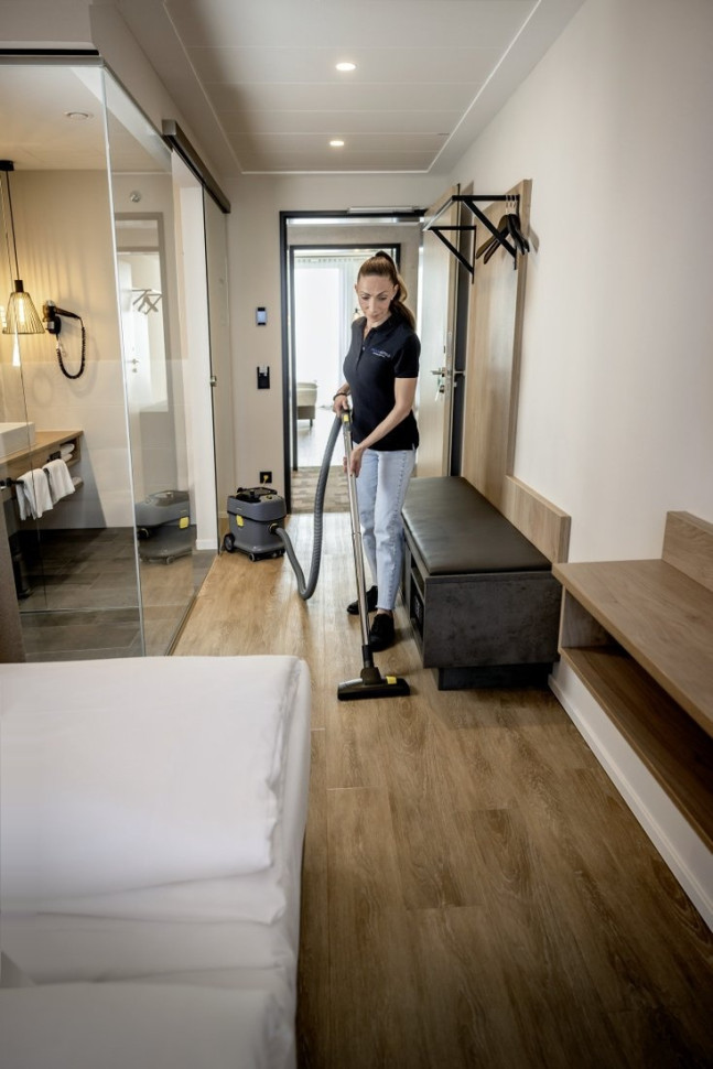 Промышленный пылесос Karcher T 15/1 1.355-300.0 Промышленный пылесос Karcher T 15/1 1.355-300.0