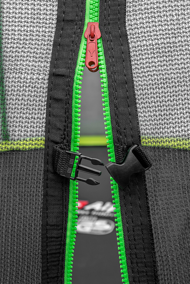 Батут Alpin 2.52 м с защитной сеткой и лестницей Батут Alpin 2.52 м с защитной сеткой и лестницей