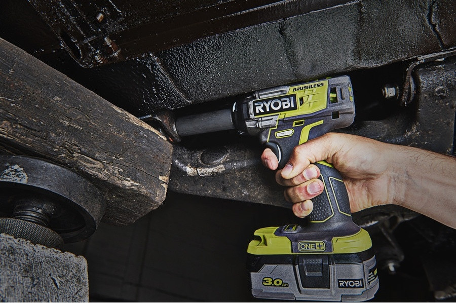 Гайковерт Ryobi R18IW7-0 5133004220 (без АКБ)