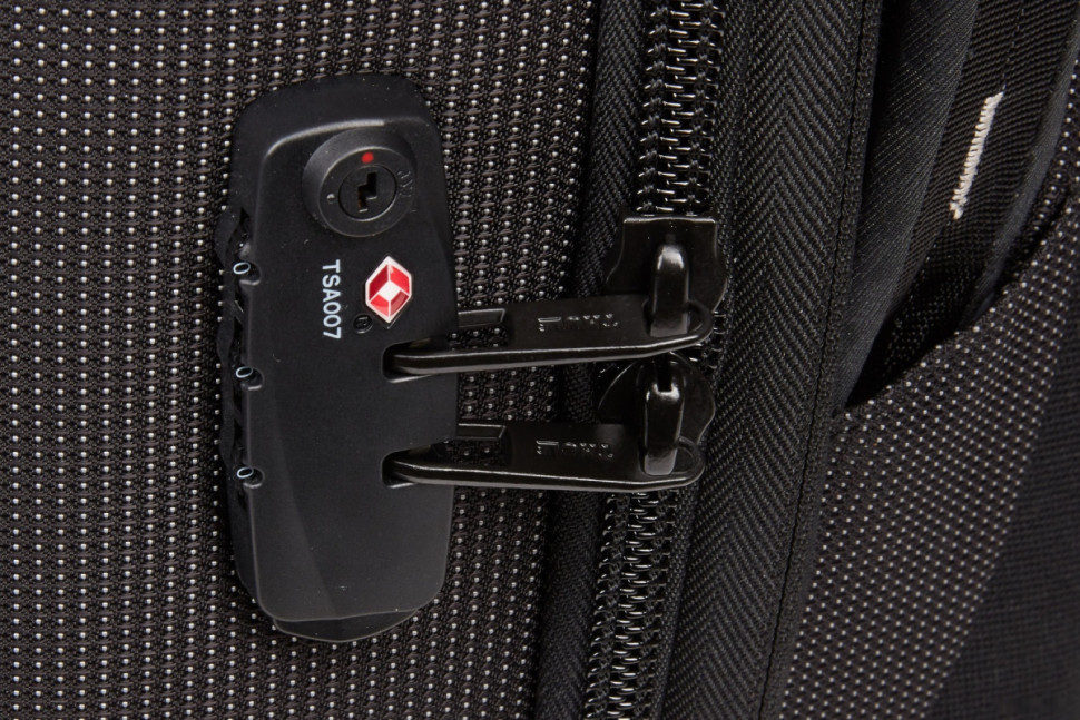 Чемодан-спиннер Thule Crossover 2 Carry On Spinner C2S-22 55 см (black) Чемодан-спиннер Thule Crossover 2 Carry On Spinner C2S-22 55 см (black)