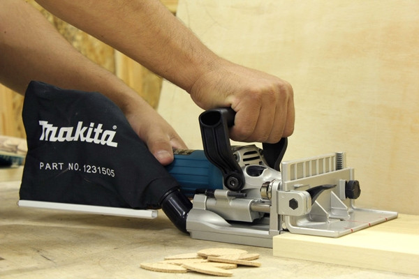 Фрезер Makita PJ7000 Фрезер Makita PJ7000